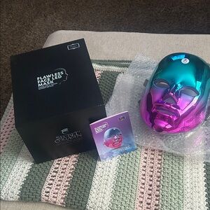 LAWLESS Flawless Face LED Mask - Blue and Pink 7 light colors